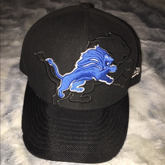 Bundle of 2 Detroit Lions 🦁🏈 hats - Picture 3 of 8